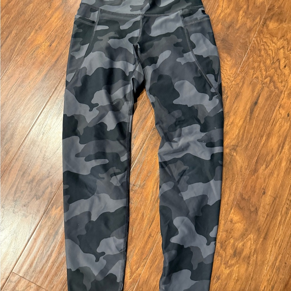 Old Navy Kids Black and Gray Camouflage Joggers